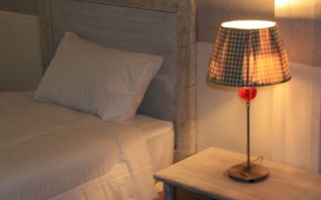 Manyi Boutique House