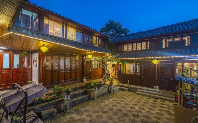 Lijiang Muyunju Inn
