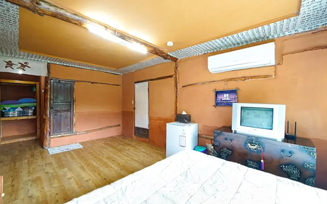 Seogwipo Pyeonwoon Sanjang Pension