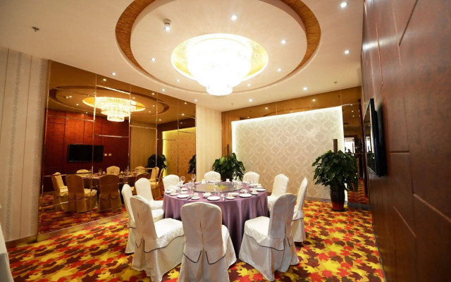 Fuyong Yulong Hotel