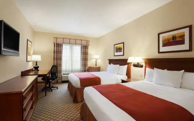 Country Inn & Suites Manchester Airport