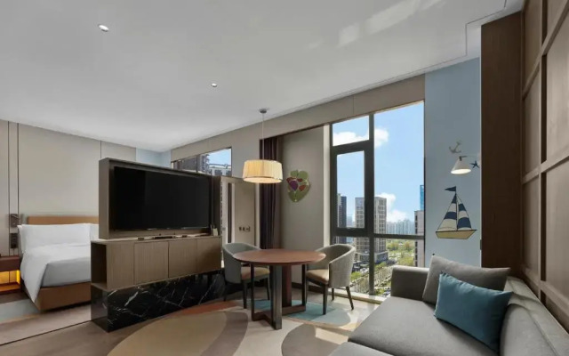 DoubleTree by Hilton Yantai Golden Coast Hotels & Suites