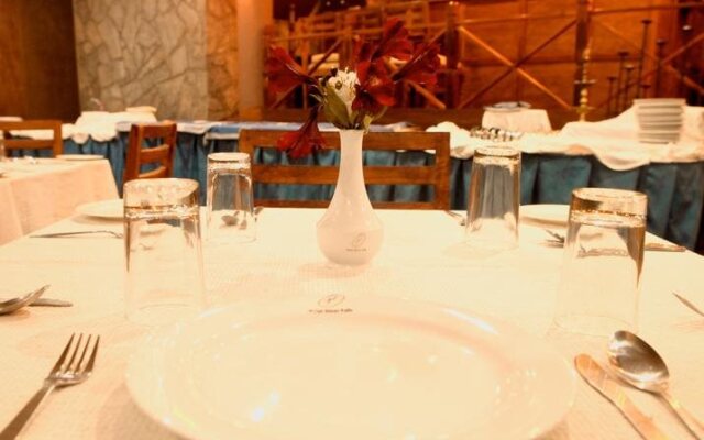 Hotel Silver Falls