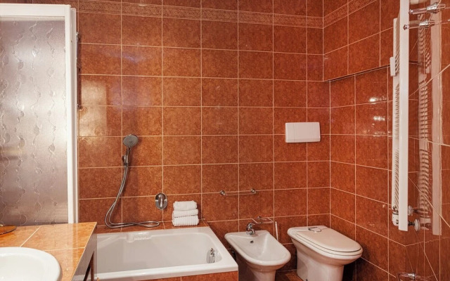 La finestra sul cortile di Via Roma