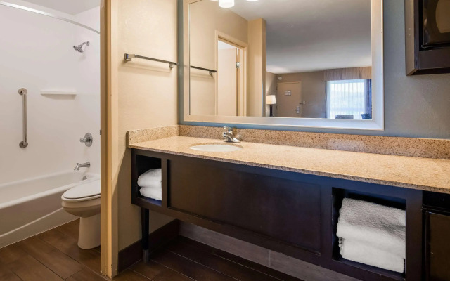 Best Western Newport Inn