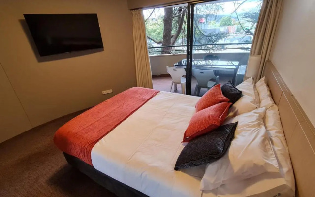 1BR Executive Apartment in City Centre
