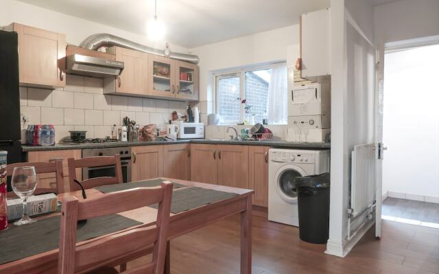 Bazely Street - Deluxe Double Room