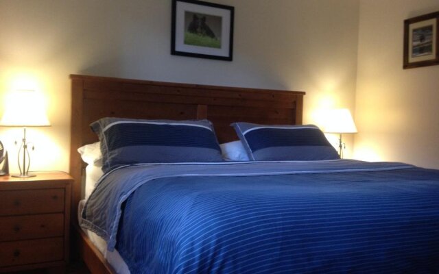 Canadian Rockies Inn - Adults only