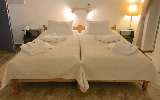Hotel Akrotiri
