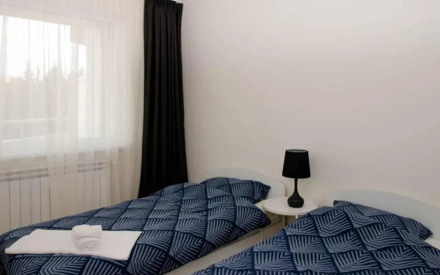 Super luxurious & spacious designer apartment.