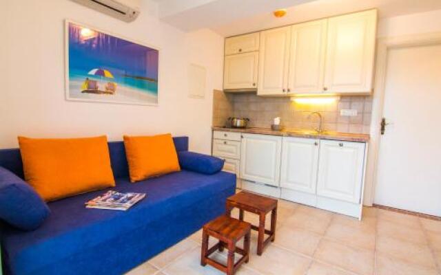 Villa Jadranka with pool and private beach