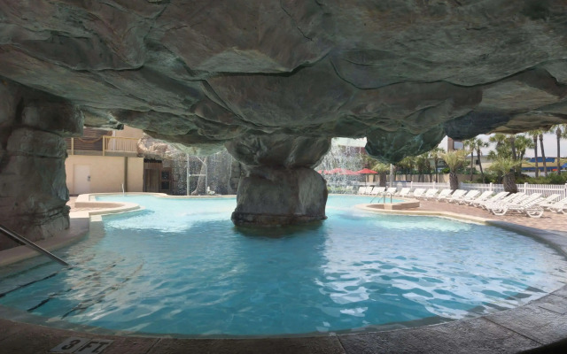 Days Inn by Wyndham Panama City Beach/Ocean Front
