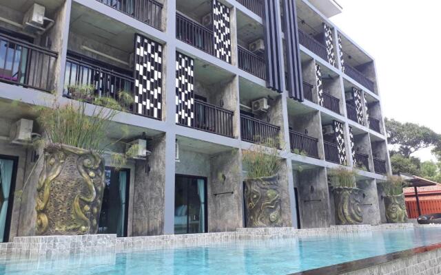 Maneetel Krabi Beachfront
