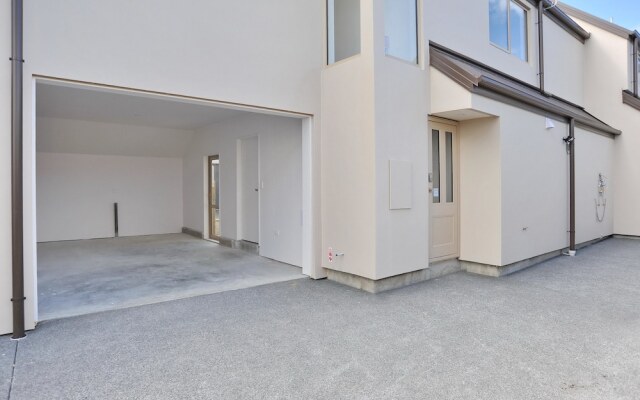 Madras St Apartment 2 - City