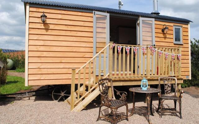 The Little John Petite Cosy Cabin At Fairview Farm Nottingham Set In 88 Acres