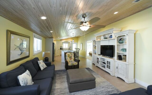 Bean Point Bungalow by AMI Locals