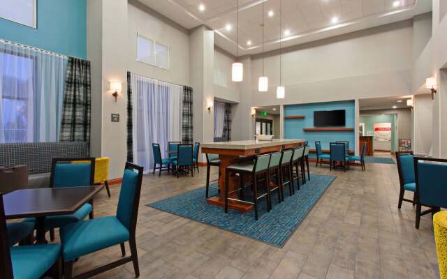 Hampton Inn & Suites Clovis-Airport North