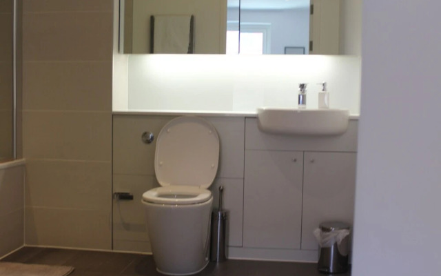 Stratford Luxury Apartment