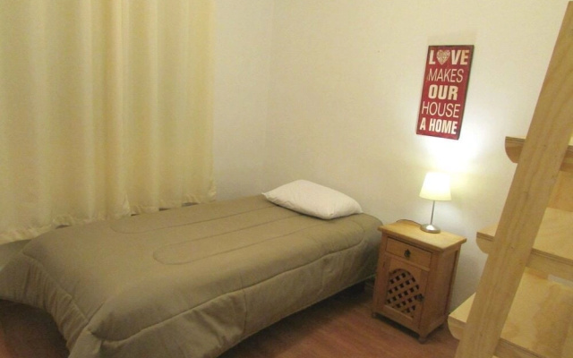 Hostal Romandia-33.44279
