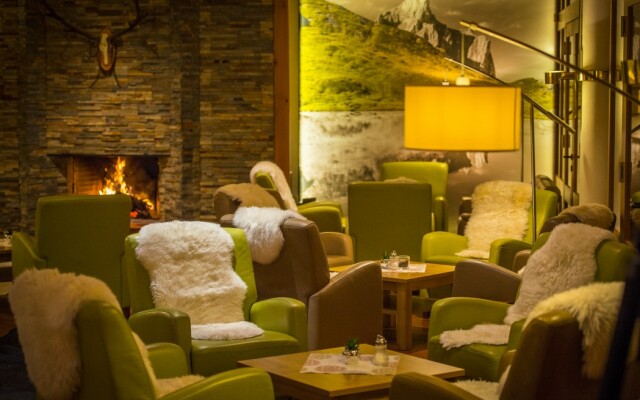 Hotel Das Gastein - including Alpentherme entrance all year and including "Gasteiner Bergbahnen" during summer season