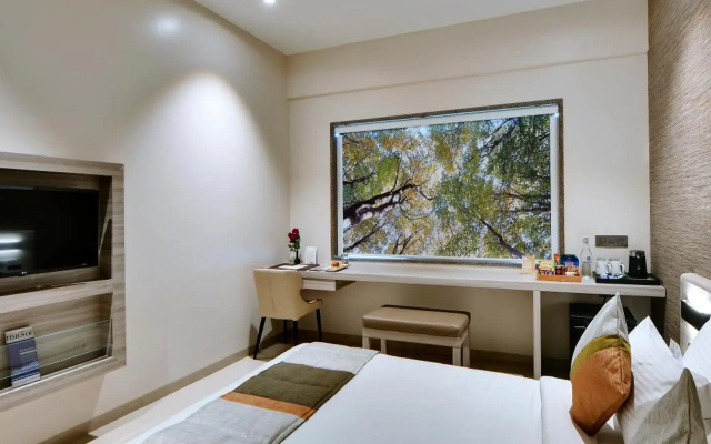 Click Hotel Pithampur