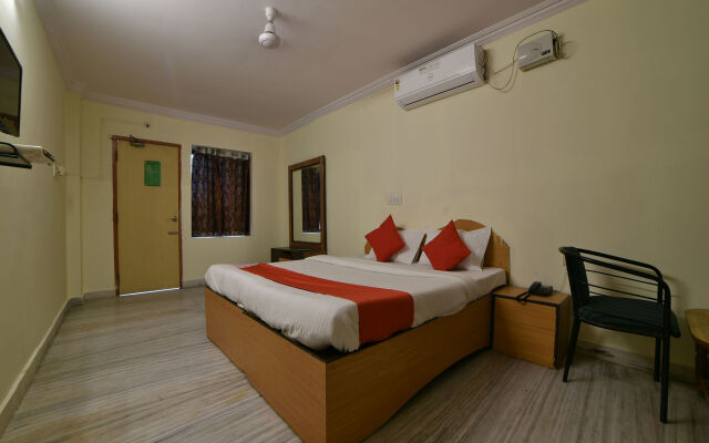 OYO 10599 Hotel R Inn Residency