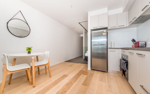 JHT - 1 BRM Apartment, Queen St, Seaview