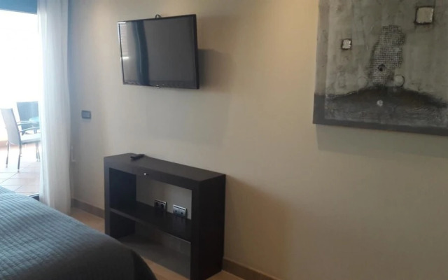 Beach Apartment With Spa & Gym