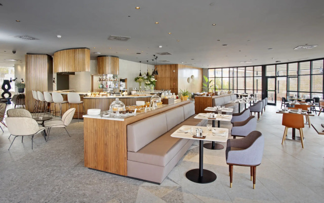 Sir Anthony Hotel