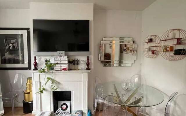 Cosy & Chic 1BD Flat - 6 Minutes to Notting Hill!