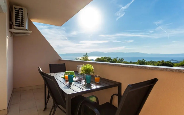 Lavish Apartment in Omisalj With Rooftop Terrace