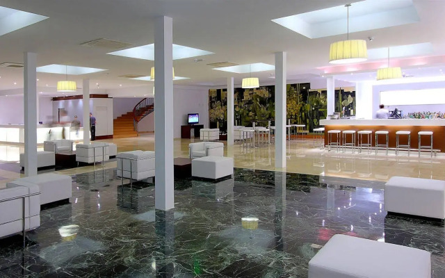 Las Gaviotas Suites Hotel