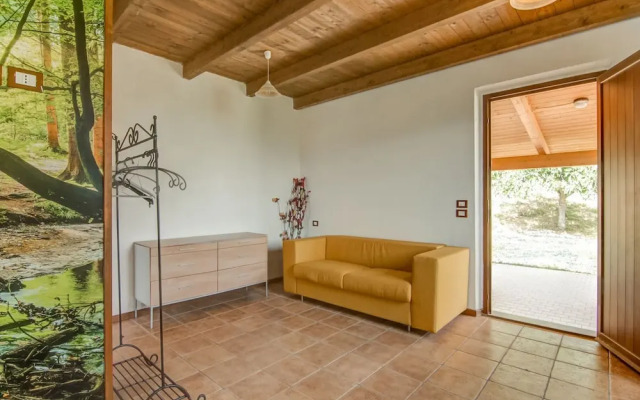 Belvilla by OYO Hillside Villa With Pool