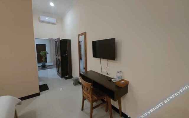 Sunrise Hotel Larantuka