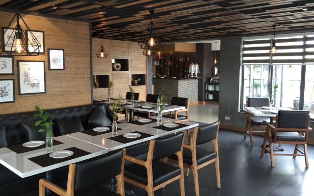 Bespoke Trendy Hotel Hanoi