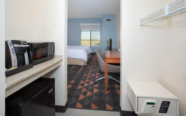 Holiday Inn & Suites Goodyear - West Phoenix Area by IHG