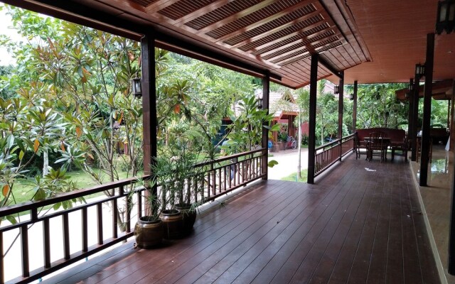 Ruean Ploysrirung Boutique Resort
