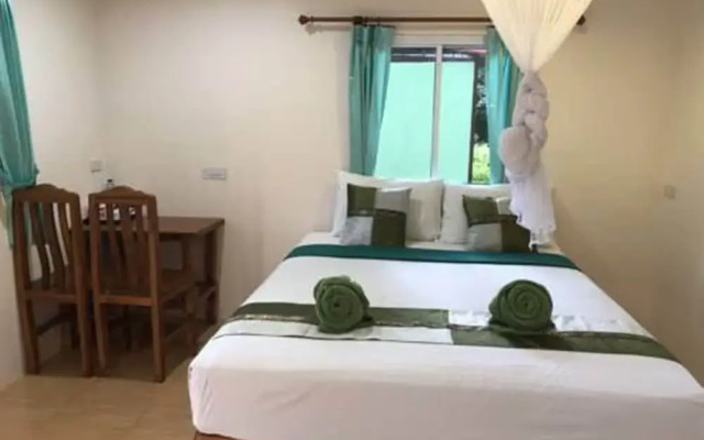 Khaosok Bamboo Huts Resort