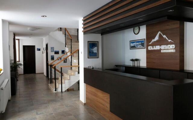 Club-2100 Hotel