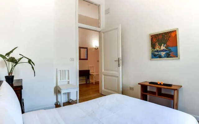 Nice and Bright 2 bed Flat Near Termini