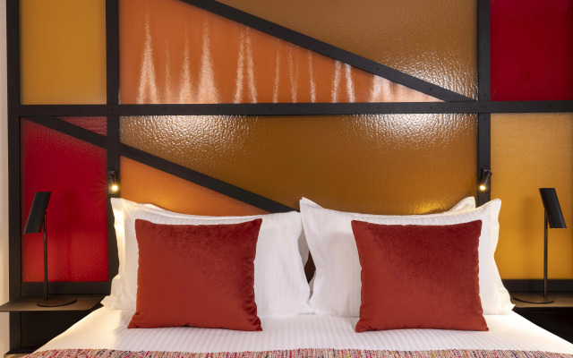 Le 12 Hotel