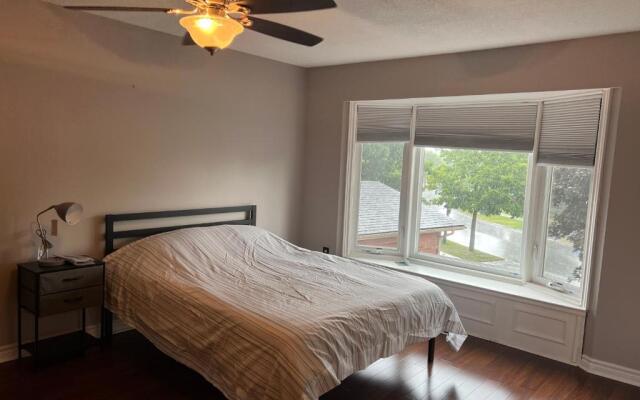 Fresh, Chic, Spacious Home With Everything U Need