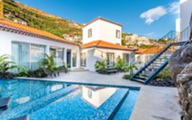 Pestana Fisherman Village