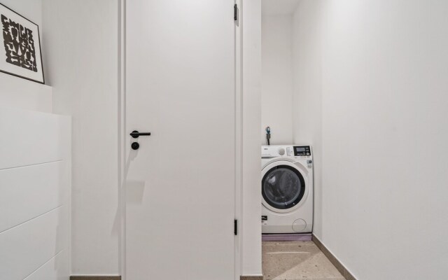 Charming Clausen Getaway Serene ID209