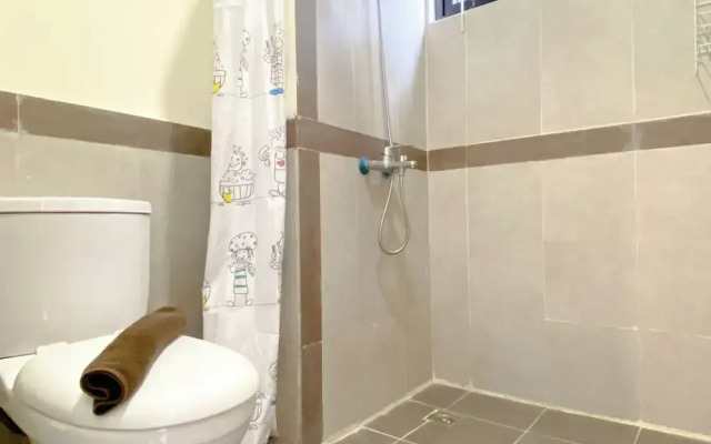 Comfortable Living 2Br At Meikarta Apartment