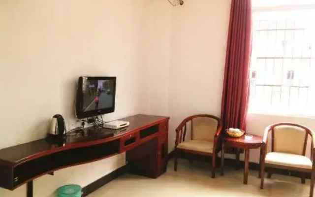 Dongxing Hongda Hotel