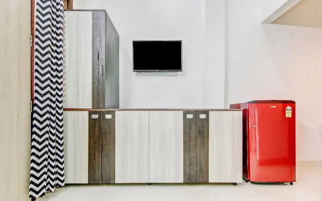 OYO Home 28827 Design Studio Huda City Center