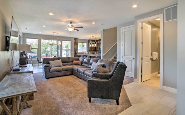 Luxury Moab Vacation Rental w/ Pool Access!