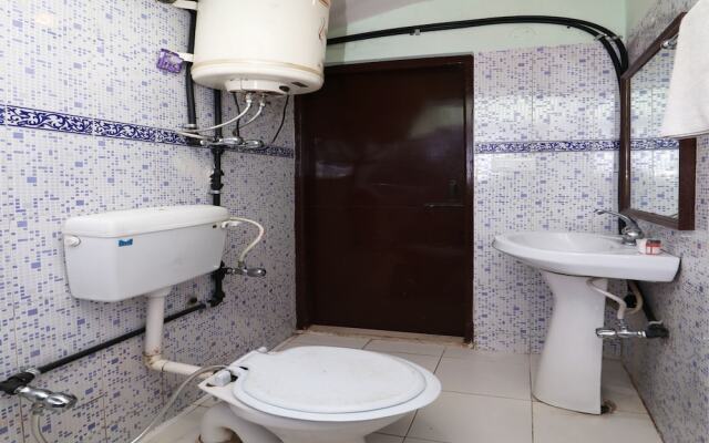 OYO 13724 Home Cosy Stay Near Mall Road