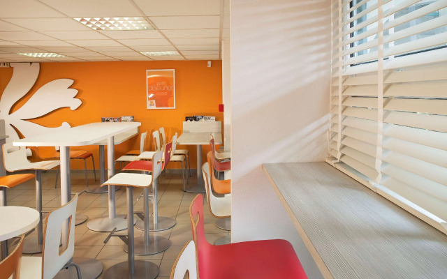 Première Classe Valenciennes Ouest - Petite Forêt